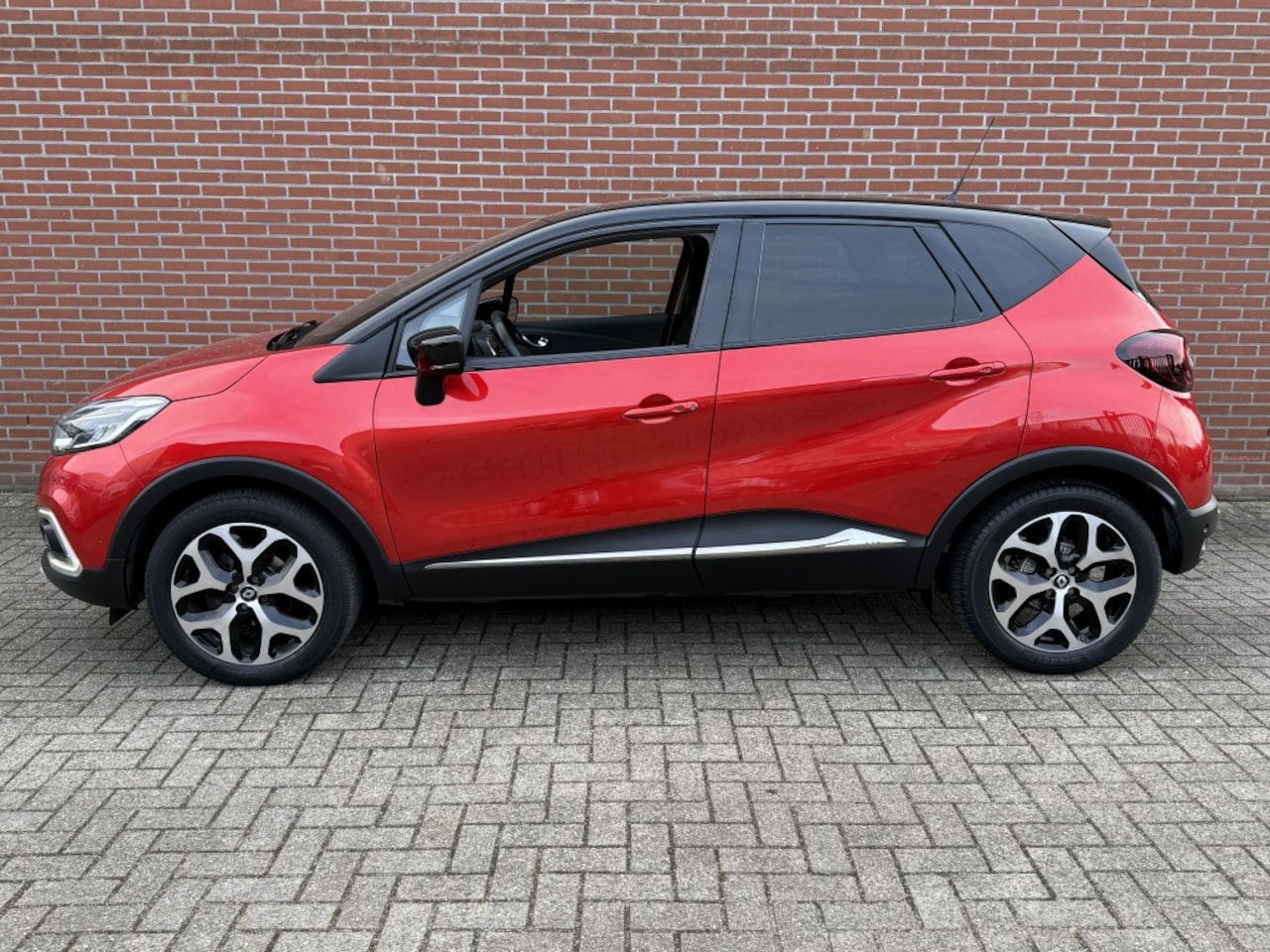 Renault Captur - 0.9 TCe Intens NAVI CLIMA CRUISE CAMERA PDC TREKHAAK - AutoWereld.nl