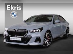 BMW 5-serie - Sedan 530e | M Sportpakket Pro | Driving Assistant Professional | Stuurverwarming