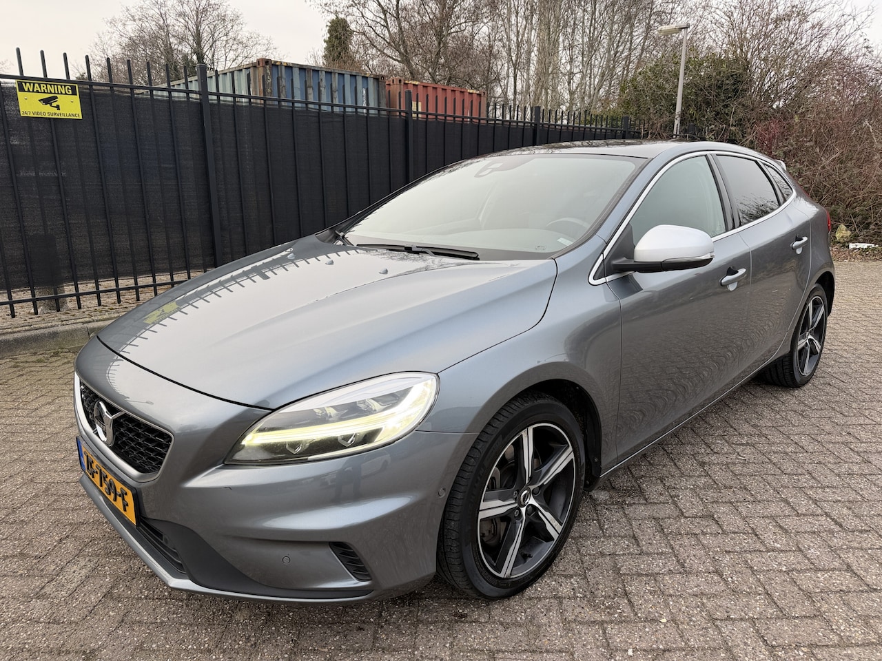 Volvo V40 - 1.5 T3 Polar+ Sport Stoelverw/Pano/HK/Clima/LED - AutoWereld.nl