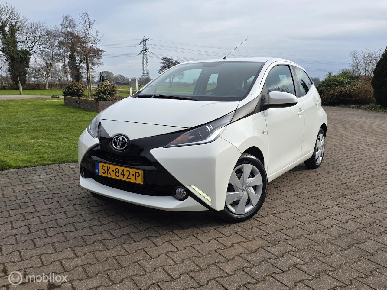 Toyota Aygo - 1.0 VVT-i x-fun/CAMERA/CRUISE CONTROLE/AIRCO. - AutoWereld.nl