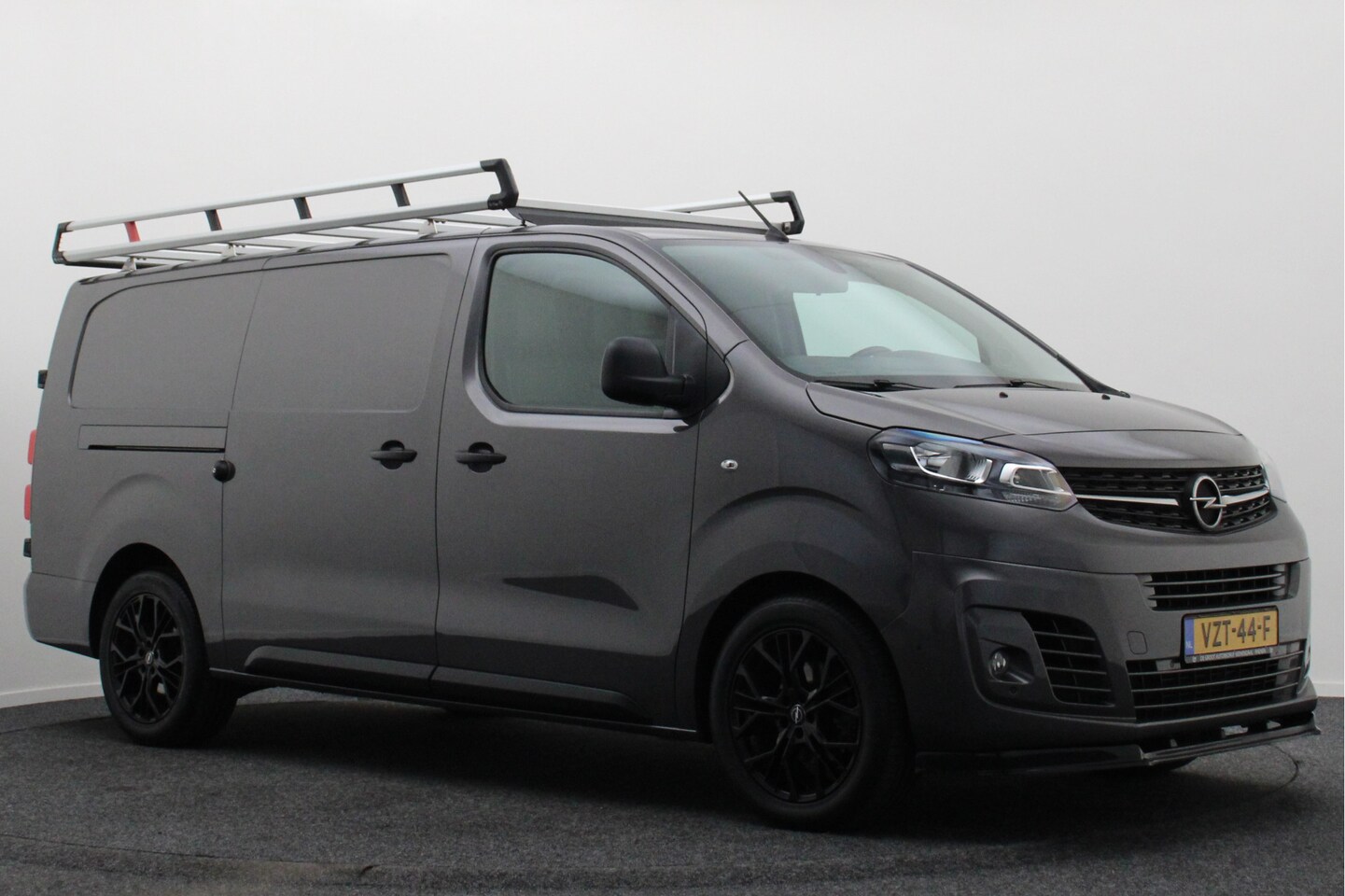 Opel Vivaro - 2.0 CDTI L3H1 Innovation Leder/Stof, 3-Zits, Camera, Apple Carplay, Cruise, Imperiaal, Tre - AutoWereld.nl