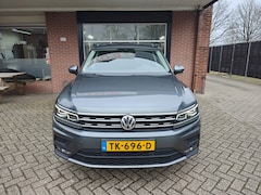 Volkswagen Tiguan Allspace - 1.4 TSI Comfortline Business 7p. Trekhaak, PDC, Led, Lage kms, NAP