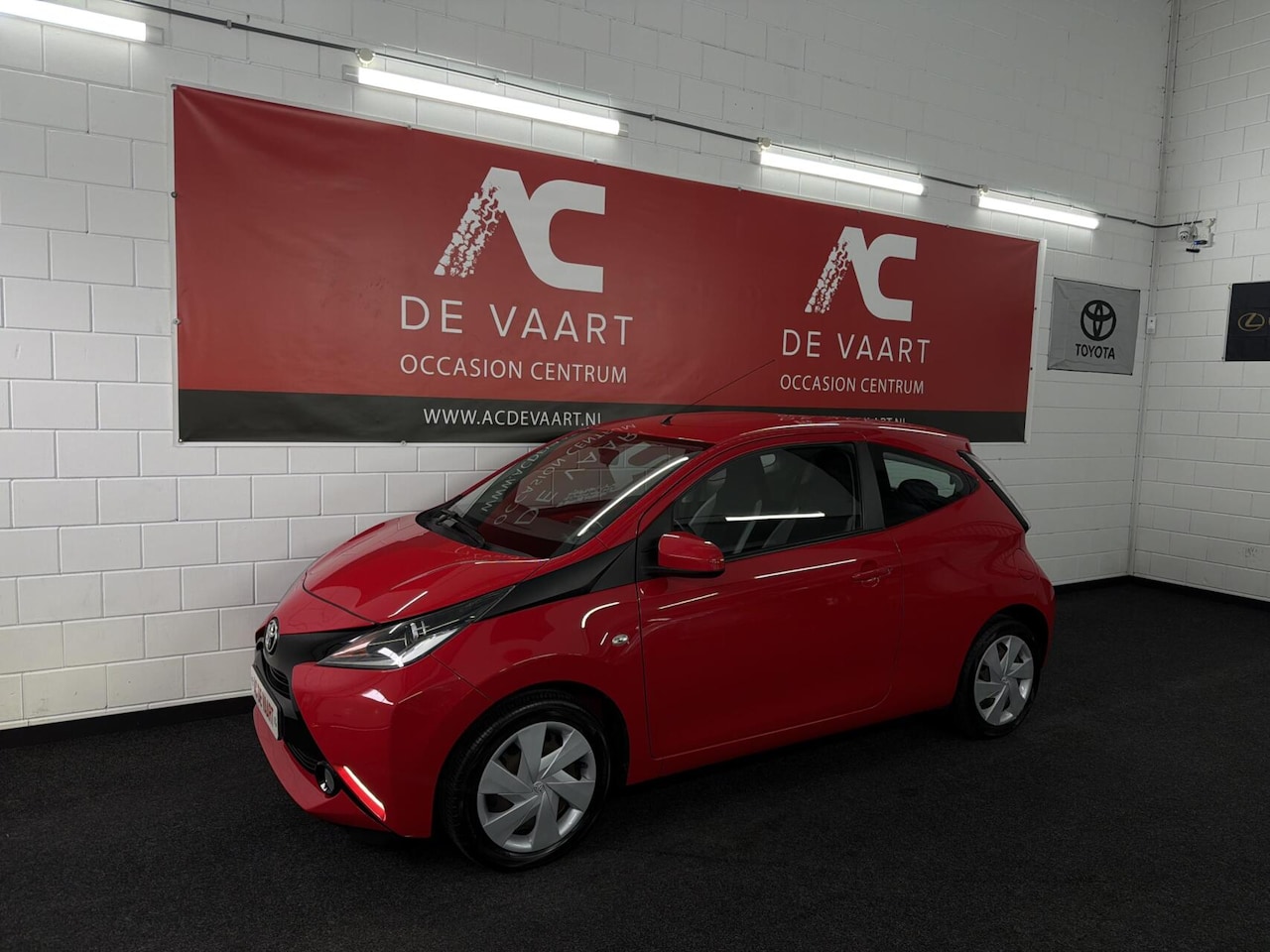 Toyota Aygo - 1.0 VVT-i x-play - 1EIGENAAR/CAMERA/AIRCO/NAP - AutoWereld.nl