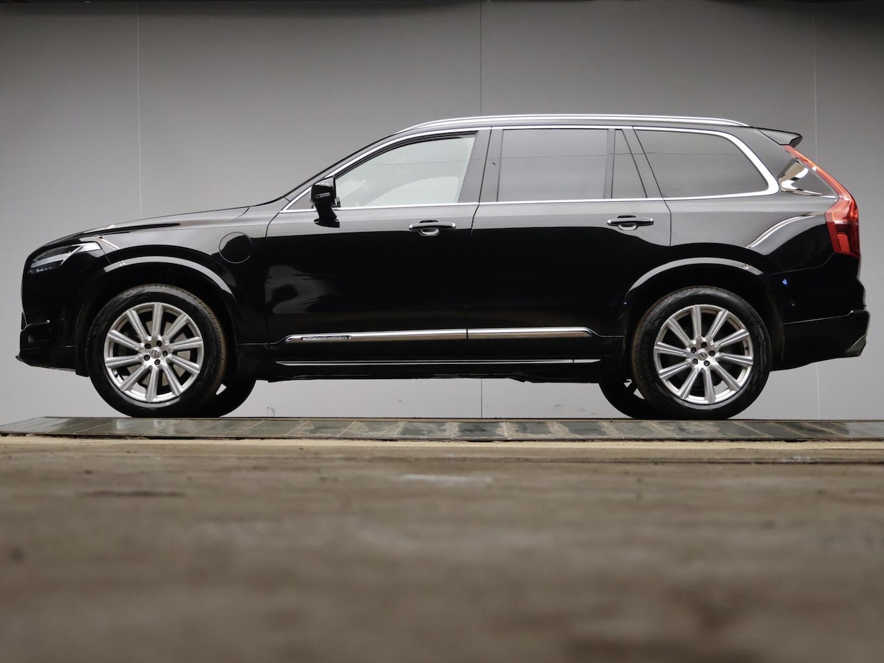 Volvo XC90 - 2.0 T8 Twin Engine AWD Inscription Sport (PANORAMADAK,APPLE CARPLAY,NAVI,PDC,STOEL VERWARM - AutoWereld.nl