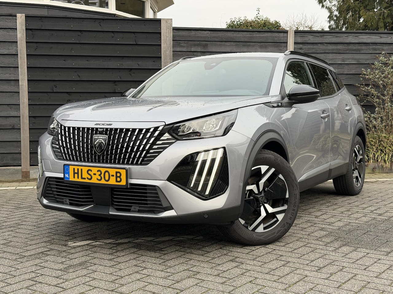 Peugeot e-2008 - Allure Avantage 54 kWh 156PK Automaat Navigatie, Camera Voor & Achter, Parkeersensoren, Ap - AutoWereld.nl