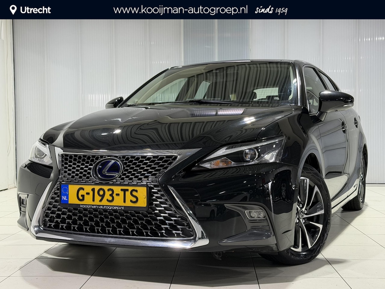 Lexus CT 200h - Sport Edition | Alcantara bekleding | Parkeersensoren V+A | Camera | Navigatie | Cruisecon - AutoWereld.nl