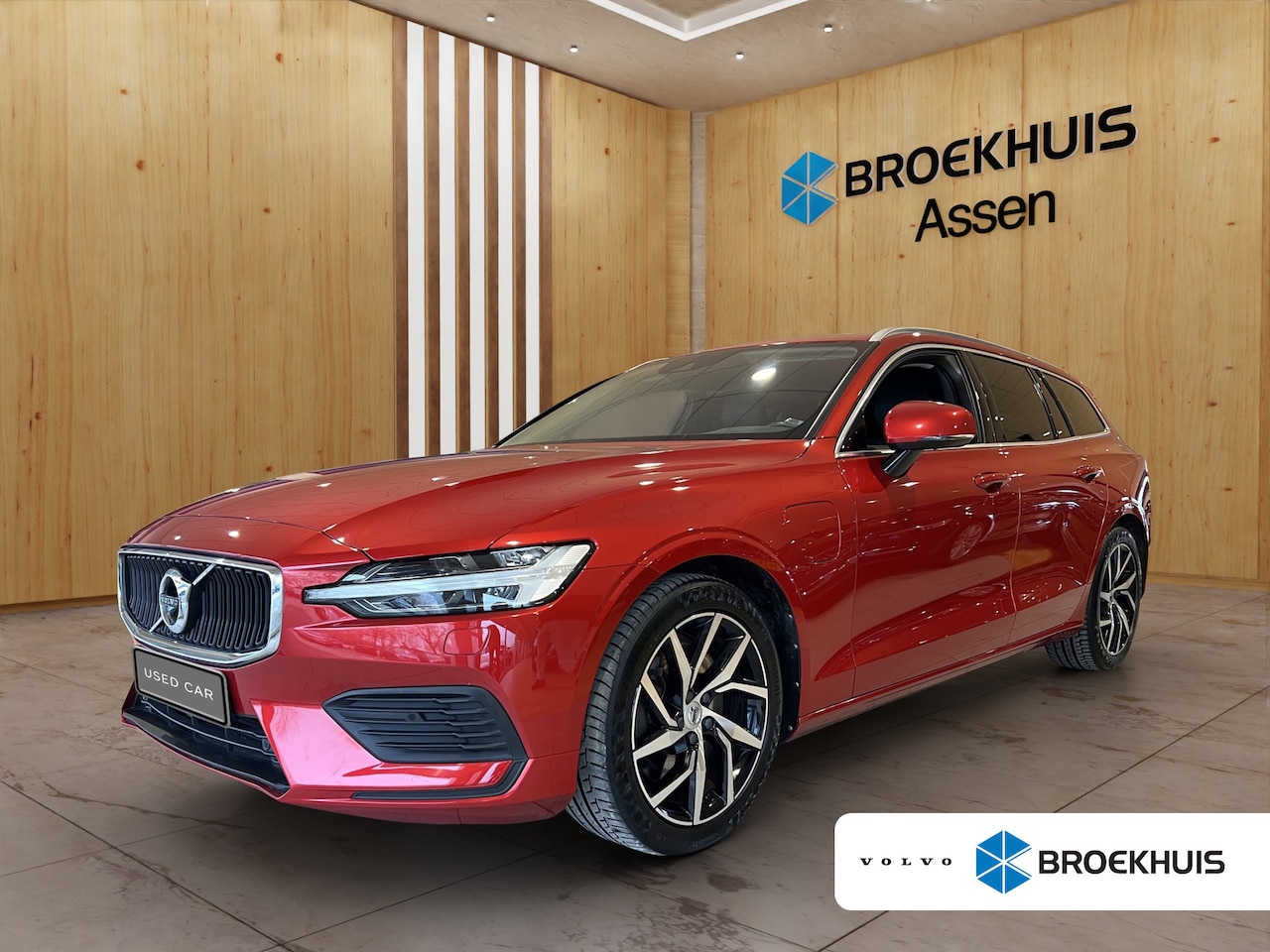 Volvo V60 - T8 Momentum Pro | 360 camera | Stoel/ stuur verwarming | Trekhaak | Adaptive cruise contro - AutoWereld.nl