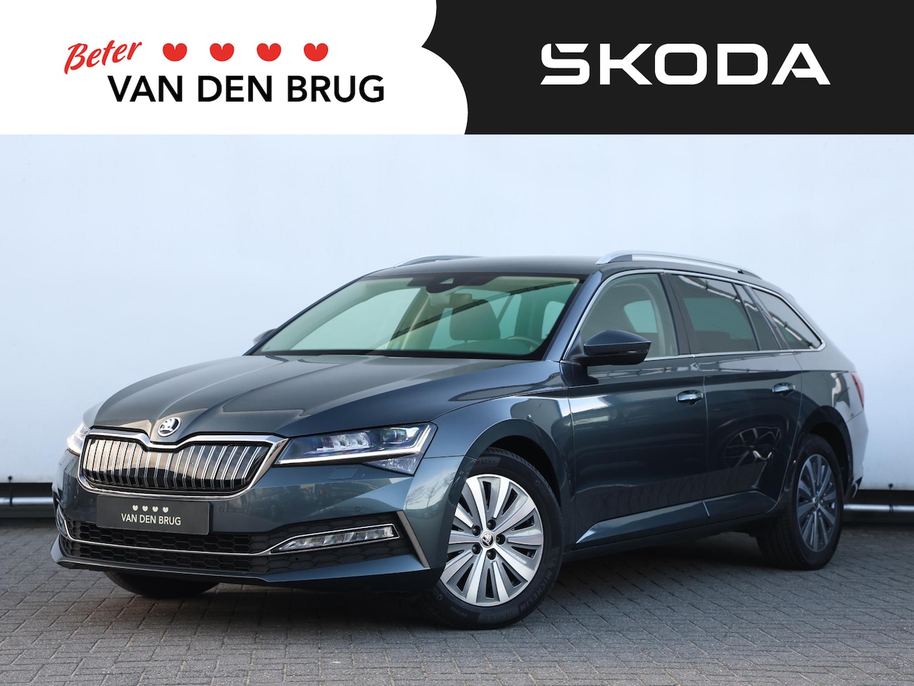Skoda Superb - 1.4 TSI iV Business Edition Plus 218PK DSG | Led | Camera | Trekhaak | Keyless | Navigatie - AutoWereld.nl
