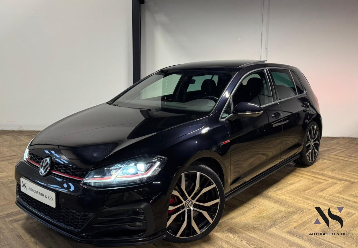 Volkswagen Golf - 2.0 TSI GTI Performance PANO KEYLESS CAM - AutoWereld.nl