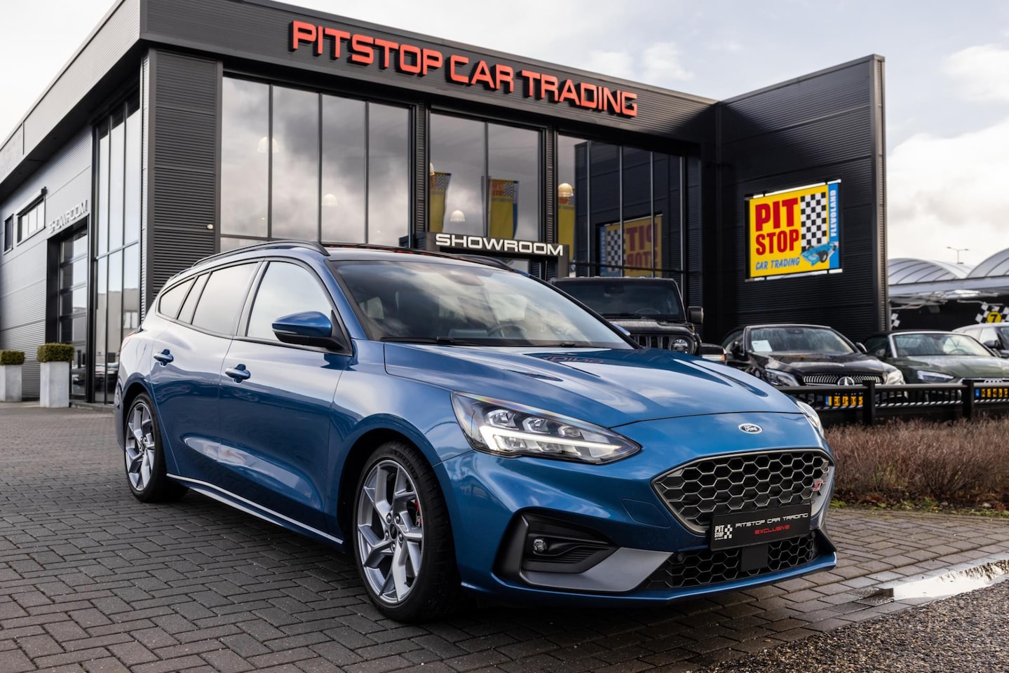 Ford Focus Wagon - 2.3 EcoBoost ST-3 2.3 EcoBoost ST-3, Pano, Trekhaak, B&O, Winterpakket! - AutoWereld.nl