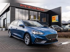Ford Focus Wagon - 2.3 EcoBoost ST-3, Pano, Trekhaak, B&O, Winterpakket
