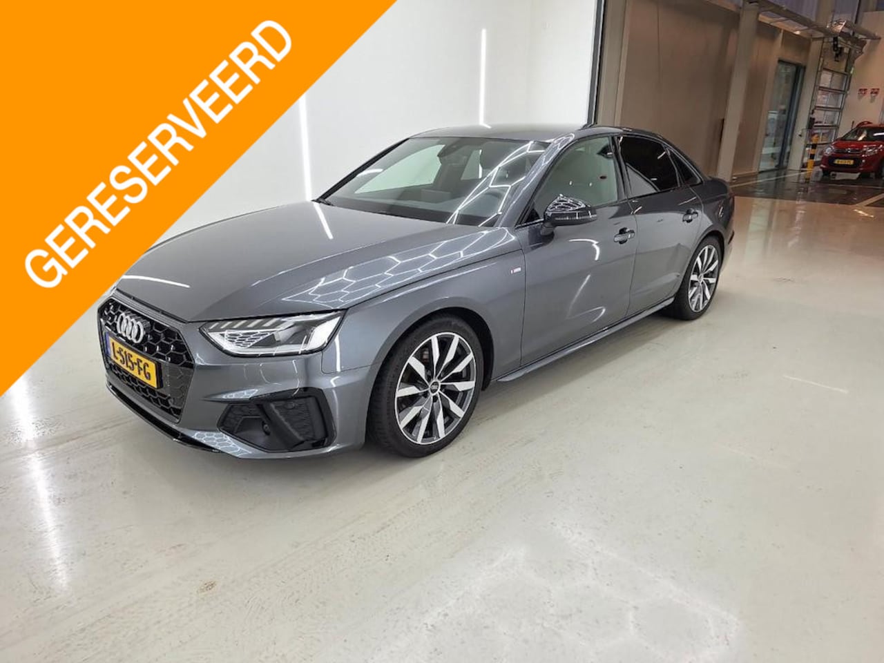 Audi A4 Limousine - 35 TFSI S EDITION COMPETITION I S-LINE I AUTOMAAT I TREKHAAK I CLIMATE CONTROL - AutoWereld.nl