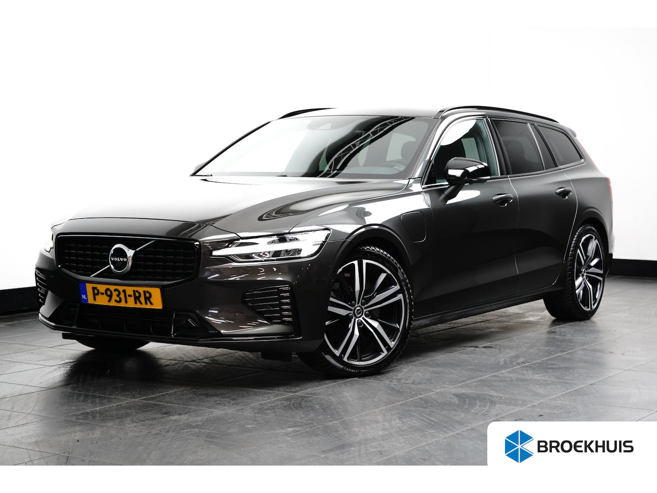 Volvo V60 - T6 350PK R-design | 360º | Getint Glas | Pilot Assist | Memory | Blis | 19'' - AutoWereld.nl