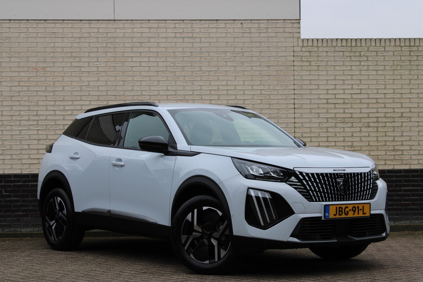 Peugeot 2008 - 1.2 PureTech Allure Pack | Adaptieve cruise | BLIS | Camera | Led - AutoWereld.nl