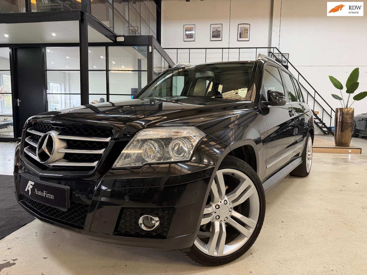 Mercedes-Benz GLK-klasse - 350 4-Matic 272PK Automaat Panoramadak Navigatie Xenon Parkeersensoren VOL - AutoWereld.nl