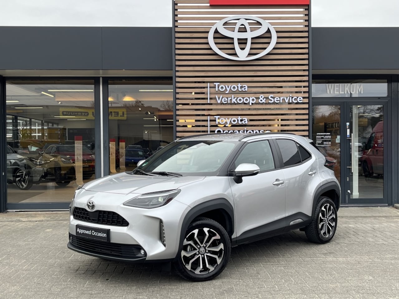 Toyota Yaris Cross - 1.5 Hybrid 130 Dynamic | Stuur en Stoelverwarming | All Seasons - AutoWereld.nl
