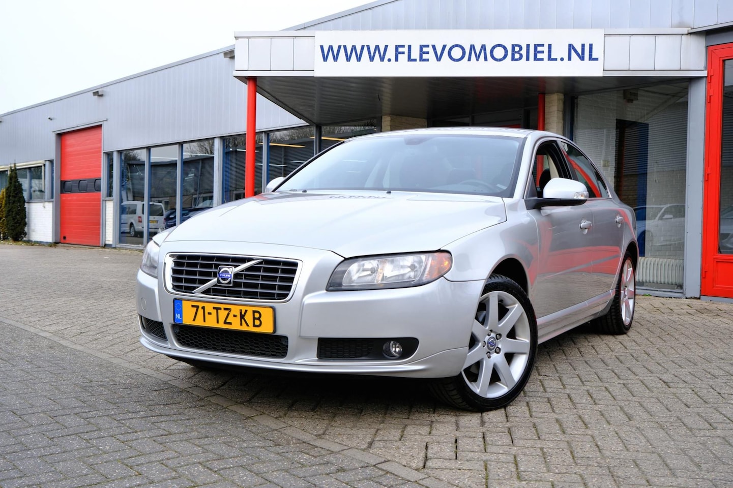 Volvo S80 - 2.5 T Momentum Aut. Leder|Clima|LMV - AutoWereld.nl