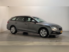 Skoda Octavia Combi - 1.0 TSI Business Edition Virtual Cockpit Parkeersensoren Navigatie DAB+
