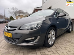 Opel Astra Sports Tourer - 1.4 Turbo Business +/Navi/Climate-c/Cruise-c/Goed-onderhouden/Pdc/Trekhaak