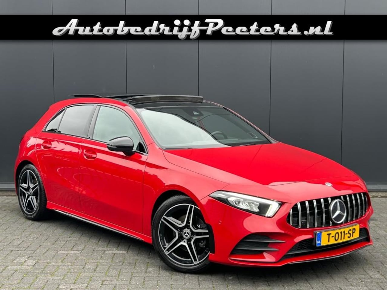Mercedes-Benz A-klasse - A 200 AMG Night Pano Burmester Sfeerlicht Carplay MBUX Widescreen - AutoWereld.nl