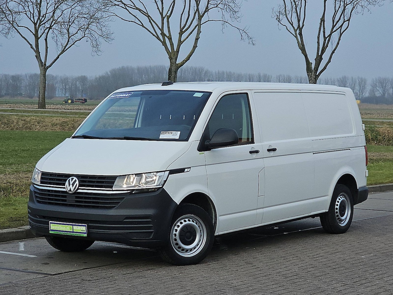Volkswagen Transporter - 2.0 TDI T6.1 L2H1 2xZijdeur Automaat 150Pk ACC Navi Euro6 Navi 3-Zits Wp-Inrichting! - AutoWereld.nl