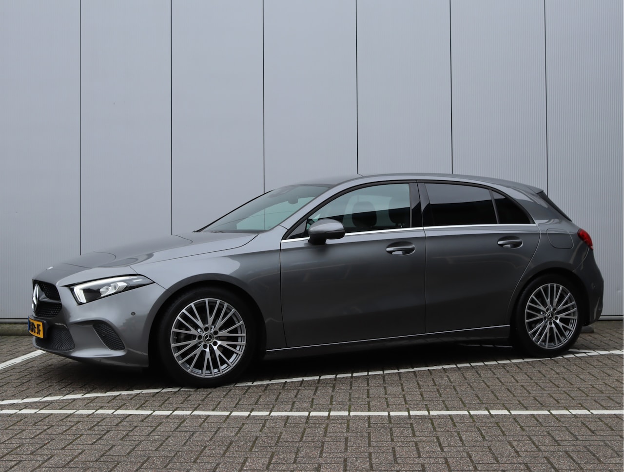 Mercedes-Benz A-klasse - 180 Business Solution | Widescreen | Sfeerverlichting - AutoWereld.nl