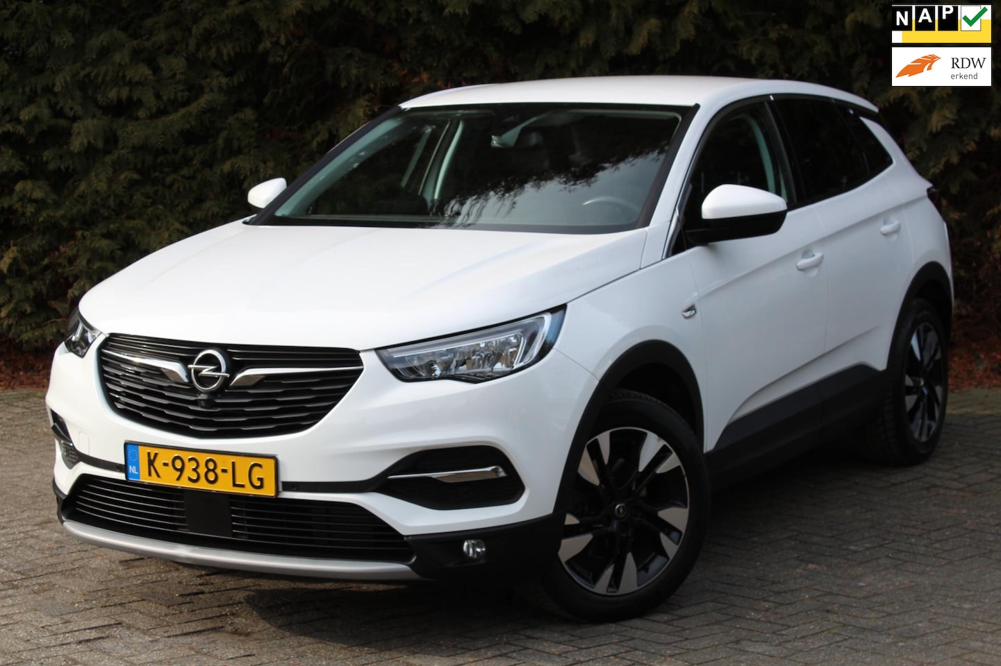 Opel Grandland X - 1.2 Turbo Elegance 130PK Automaat | Parkeercamera | Apple/Android Carplay | Trekhaak | Cli - AutoWereld.nl