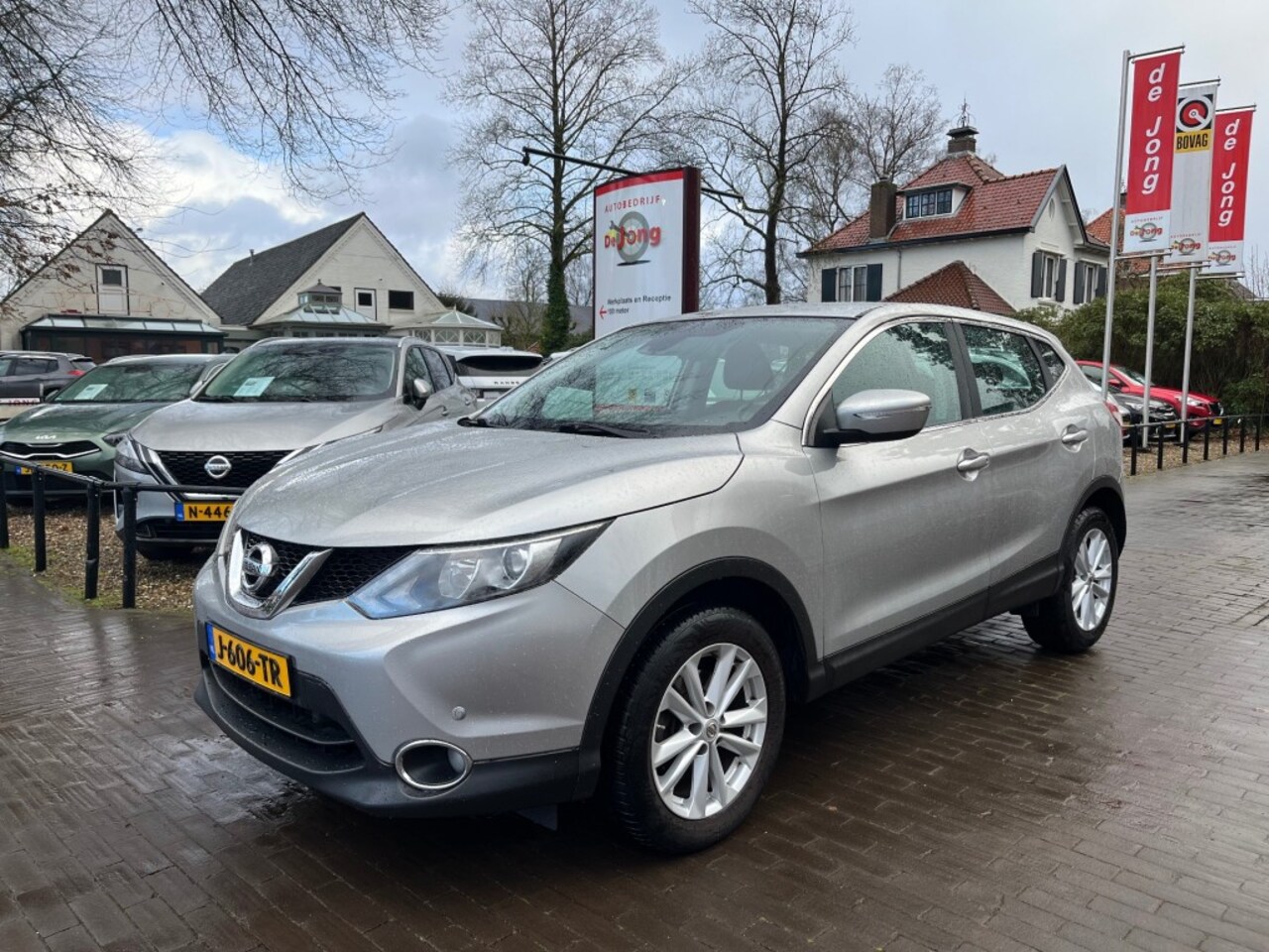 Nissan Qashqai - 1.2 ACENTA / NAVI / CRUISE CTR. / CAMERA / STOELVERW. / 17'' LMV / DAB - AutoWereld.nl