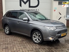 Mitsubishi Outlander - 2.0 PHEV Instyle -Trekhaak-Schuifdak