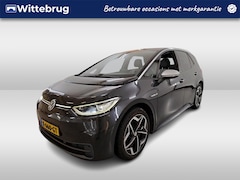 Volkswagen ID.3 - First Plus 58 kWh 204pk / LED / Navigatie / Camera / Donker Glas / 19" LMV