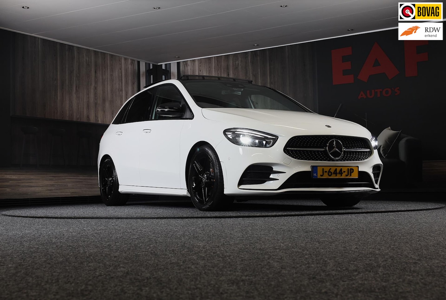 Mercedes-Benz B-klasse - 200 AMG Pakket / Aut / 163 PK / Open Panoramadak / Cruise Control / Navi / Ecc / Elek Pakk - AutoWereld.nl