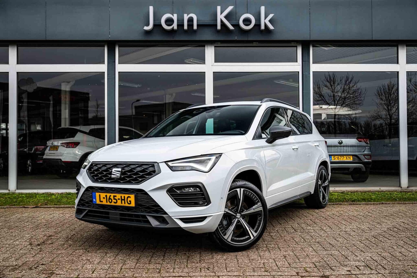 SEAT Ateca - 1.5 TSi 150 pk DSG-7 FR Business Intense | Panoramadak | 360 ° Camera | DCC | Alcantara - AutoWereld.nl