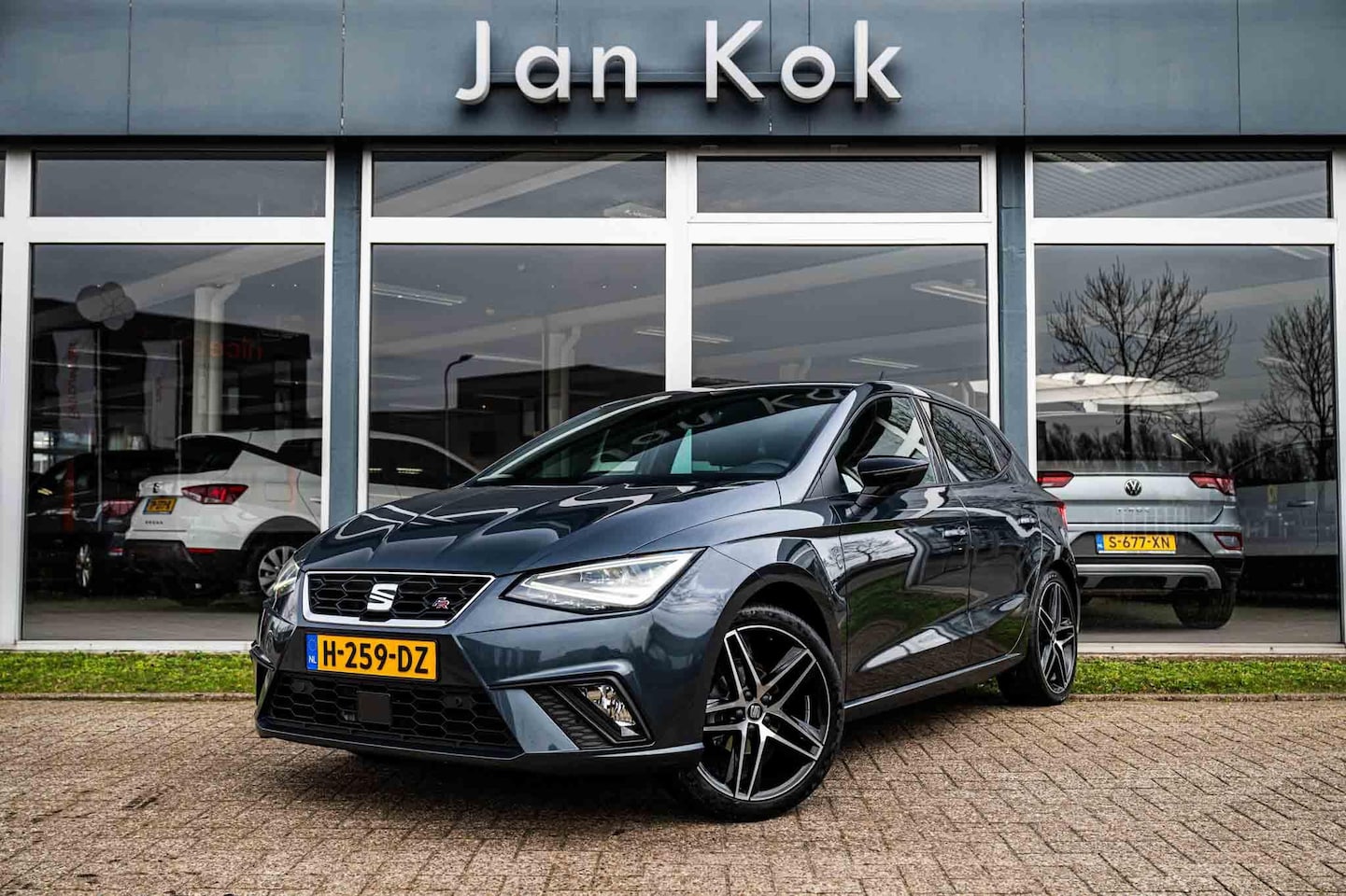 SEAT Ibiza - 1.0 TSi 95 pk FR Business Intense | Full LED | Virtual Cockpit | 18" Bi-Color - AutoWereld.nl