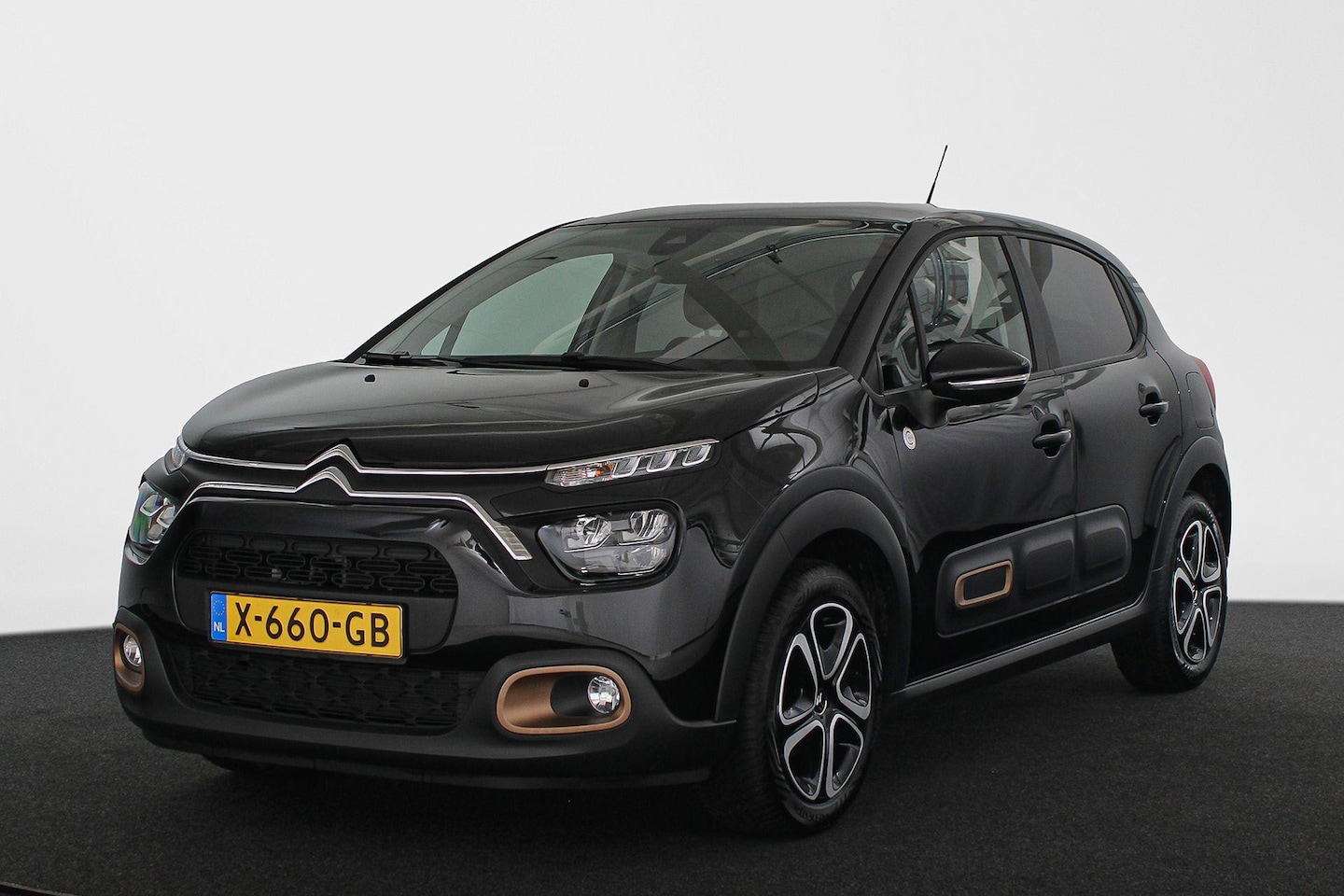 Citroën C3 - 1.2 PureTech C-Series Navi Clima - AutoWereld.nl