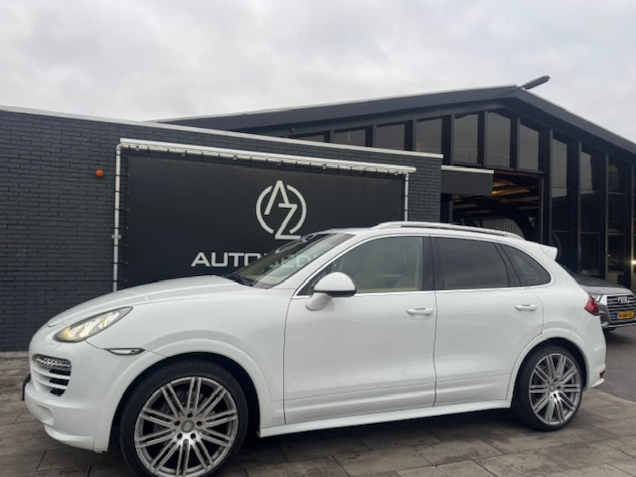 Porsche Cayenne - 3.0 D *White body* *NIEUWE MOTOR*PANO* - AutoWereld.nl