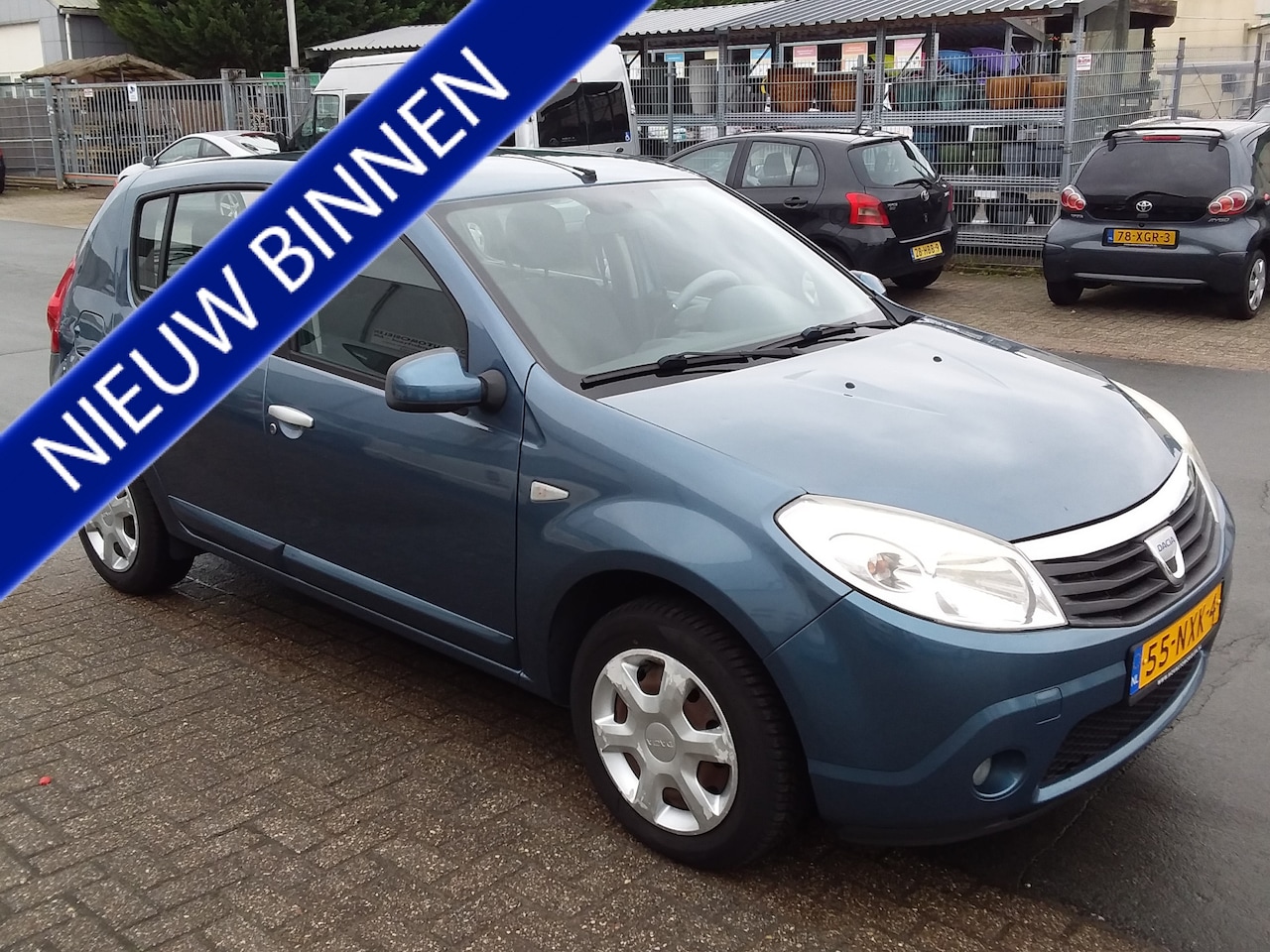 Dacia Sandero - 1.2 Lauréate slechts 137943 km gereden - AutoWereld.nl