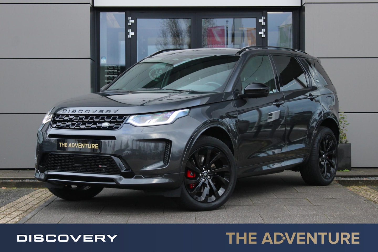 Land Rover Discovery Sport - P300e R-Dynamic SE | Pano | Trekhaak | Cold Climate - AutoWereld.nl