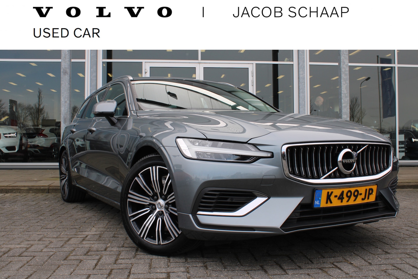 Volvo V60 - T6 Recharge AWD R-Design | Harmon Kardon Audio | Achteruitrij cam. | Trekhaak | Stoel/stuu - AutoWereld.nl