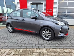 Toyota Yaris - 1.5 Hybrid Design Red *Met fietsendragerhouder