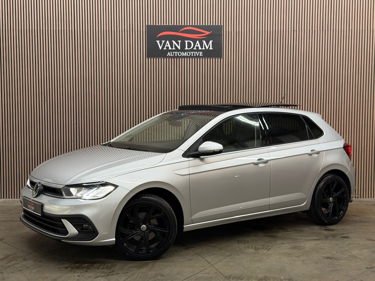 Volkswagen Polo - 1.0 TSI R-Line 2022 DSG PANO VIRTUAL CAR-PLAY - AutoWereld.nl