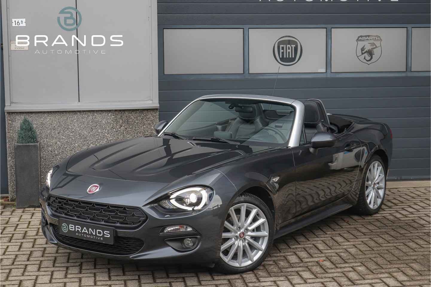 Fiat 124 Spider - 1.4 MultiAir Lusso 1e eig Full option 140PK Garantie - AutoWereld.nl