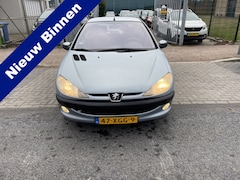 Peugeot 206 - 1.6-16V Gentry AUTOMAAT geen roest loopt rijdt goed zie foto, s