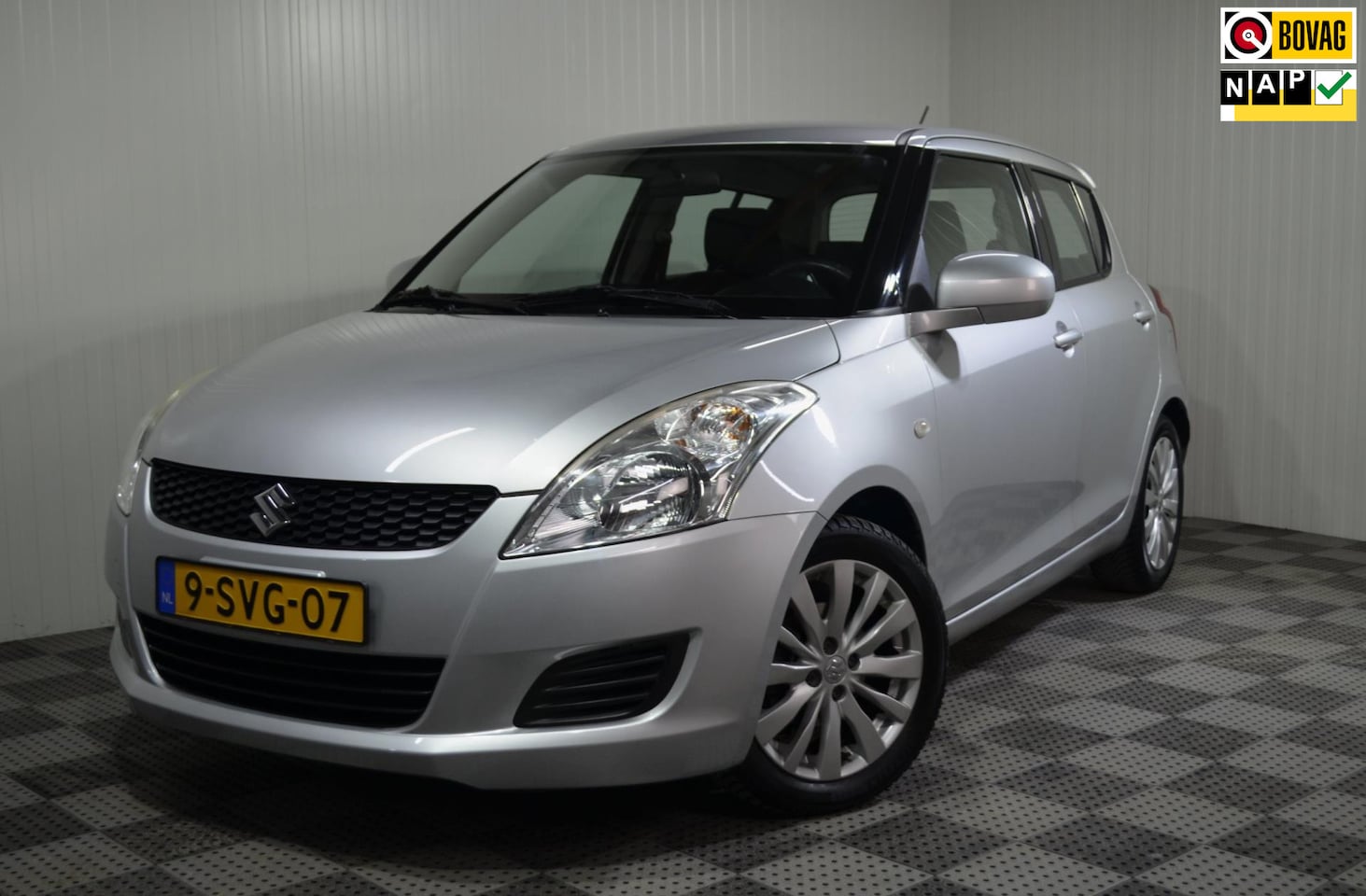 Suzuki Swift - 1.2 Bandit EASSS / Trekhaak / Stoelverw / Cruise / 1e Eigenaar / NL auto - AutoWereld.nl