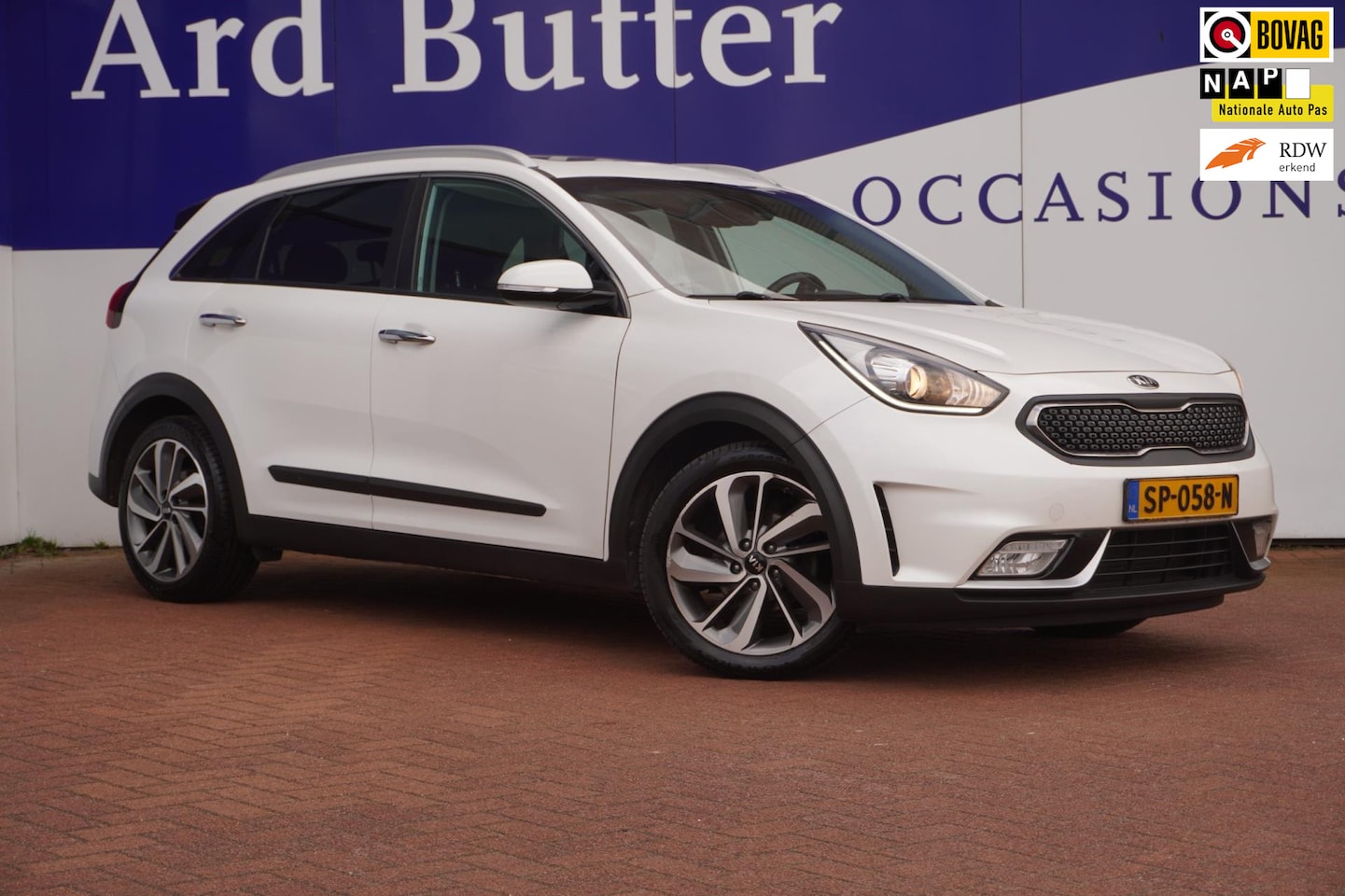 Kia Niro - 1.6 GDi Hybrid Design Edition+Leder+stoel&stuur-verw+Schuifdak+18"Lmv+Camera+navigatie = T - AutoWereld.nl