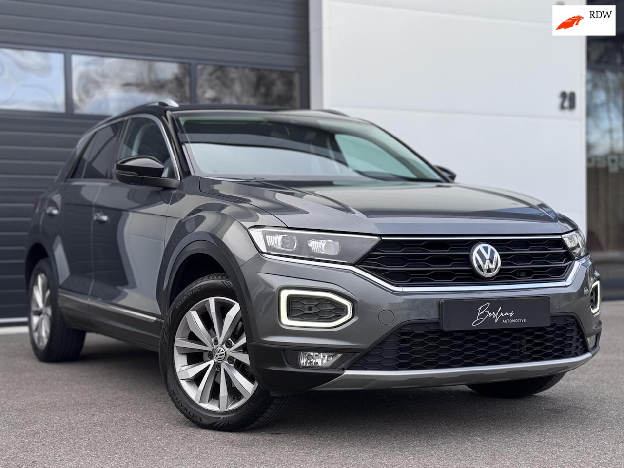 Volkswagen T-Roc - 1.5 TSI Business Camera|Stoelverw|Dealeronh - AutoWereld.nl