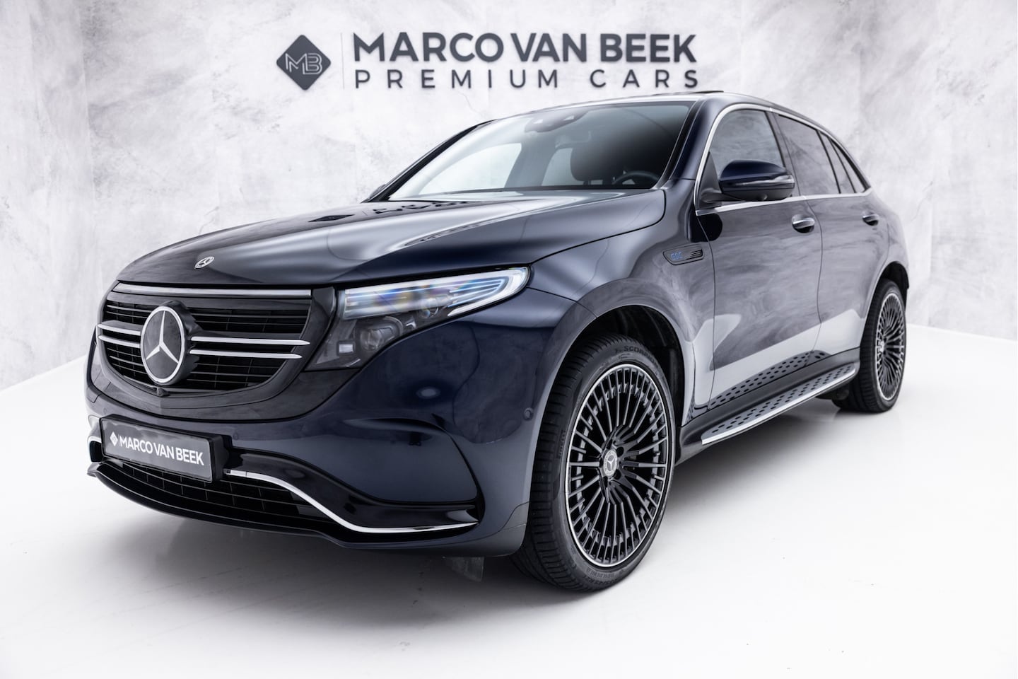 Mercedes-Benz EQC - 400 4MATIC AMG Line | Schuifdak | Memory | 21" | Distronic+ - AutoWereld.nl