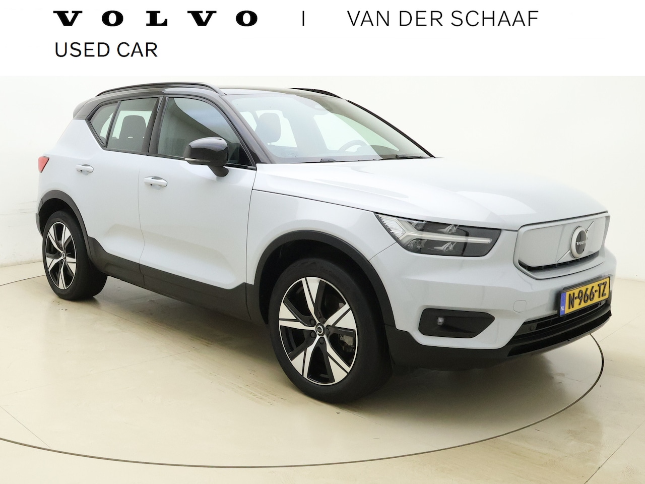 Volvo XC40 - Recharge P8 408PK AWD R-Design / Keyless entry / Elek achterklep / Semi elektrische trekha - AutoWereld.nl