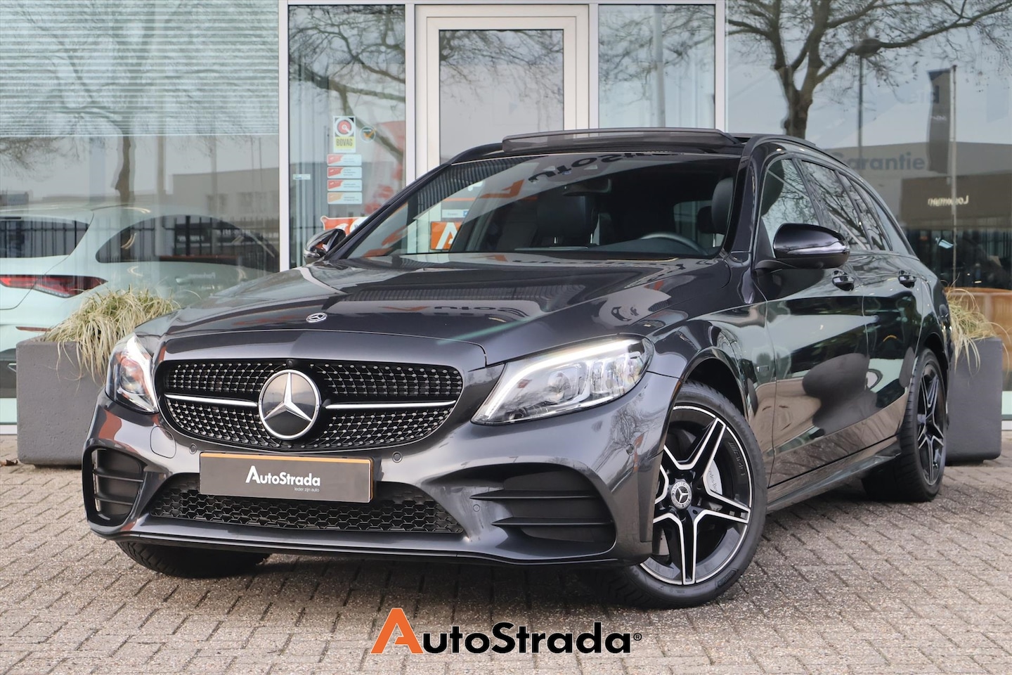 Mercedes-Benz C-klasse Estate - C300e AMG-Line 320pk | Pano | Sfeer | Cruise | Climate | 360 Camera | Virtual | Multibeam - AutoWereld.nl