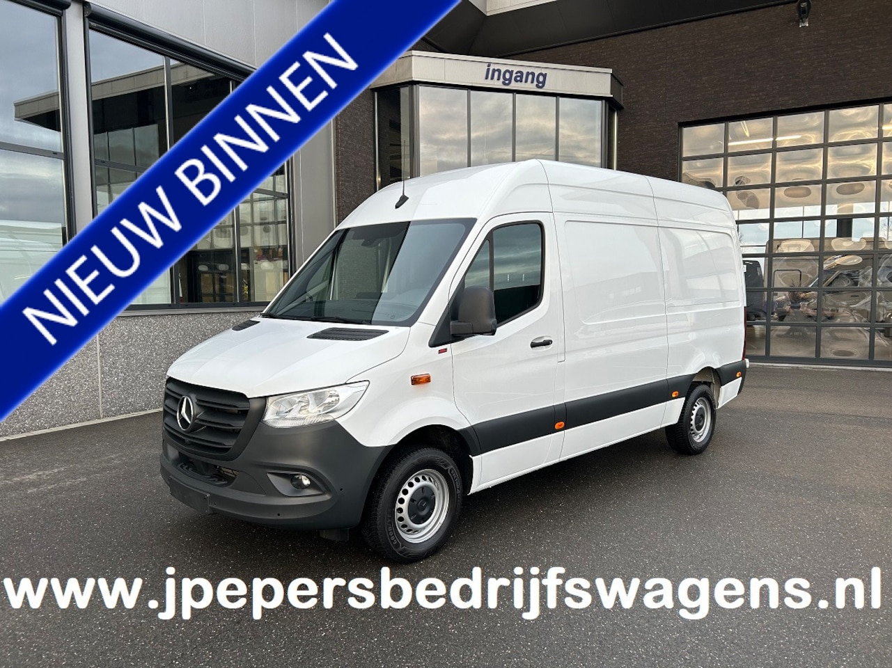Mercedes-Benz Sprinter - 317 CDI L2 H2 Automaat / 360 Camera / MBUX / Navigatie / Cruise control / Airco / 270 Grad - AutoWereld.nl