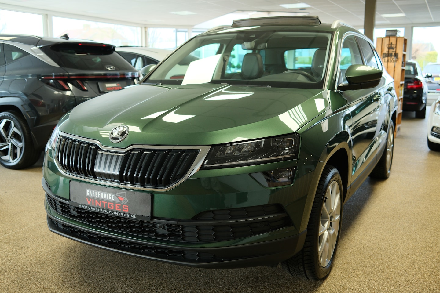 Skoda Karoq - 1.5 TSI ACT Sportline Business Pano/Memory/LED/Navi/Trekhaak/ - AutoWereld.nl
